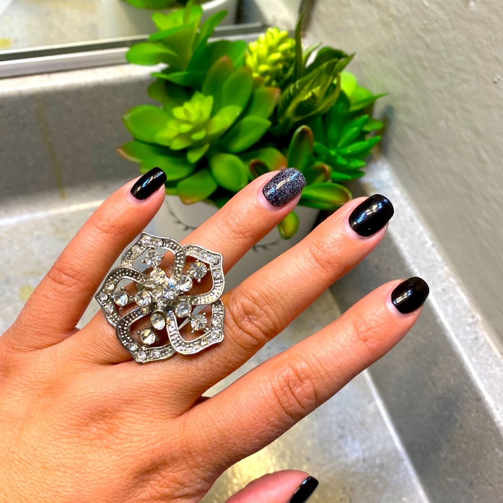 Rhinestone flower ring